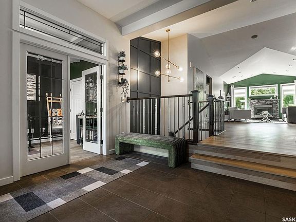 4th image of 410 Willowgrove CRESCENT