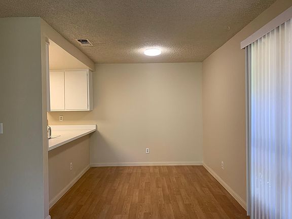 4th image of 4987 Ponderosa Ter