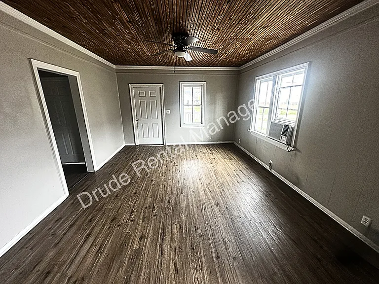 408 E Michigan St — Photo 12