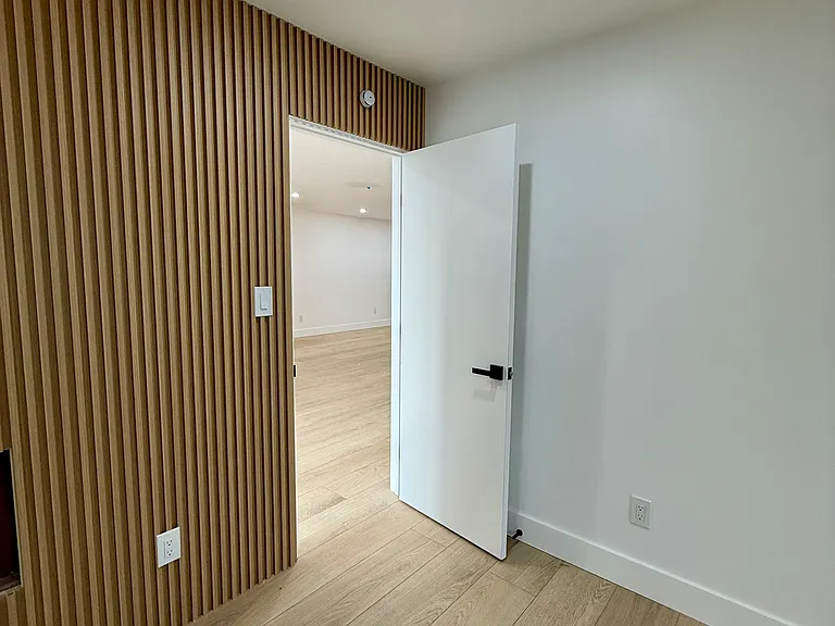 3220 W 132nd St — Photo 16