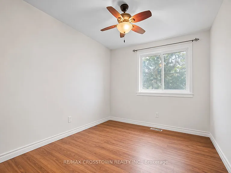 29 Baker Cres — Photo 10