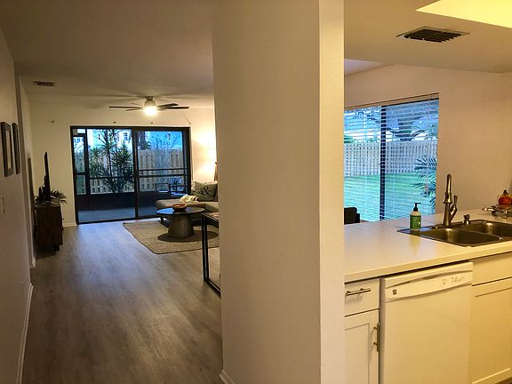 2nd image of 234 Somerset Cir N