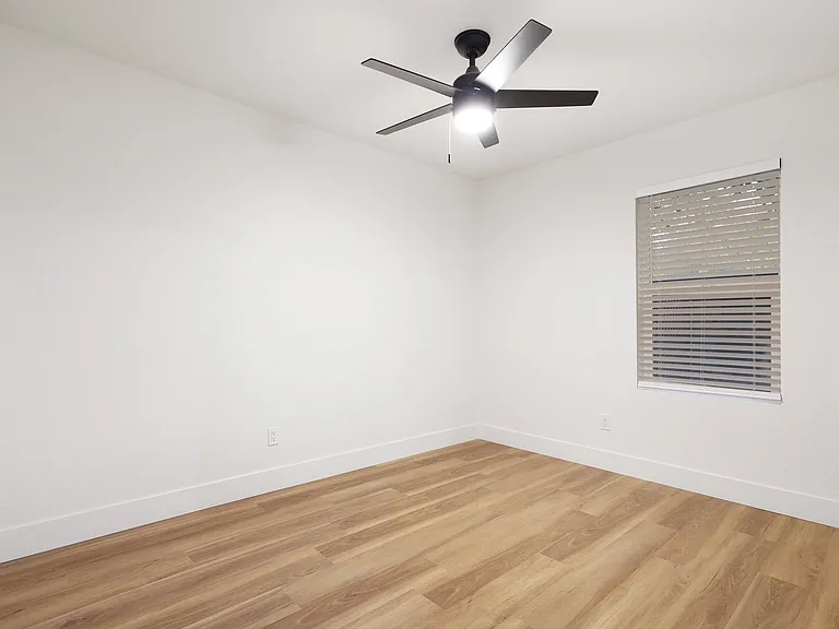 1030 Locust St #B — Photo 10