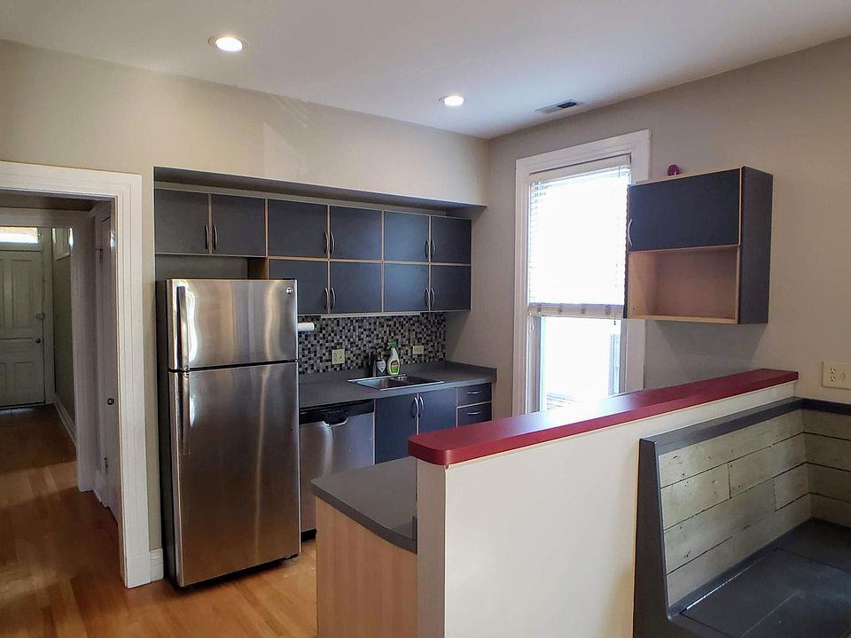 1st image of 2921 N Albany Ave #2