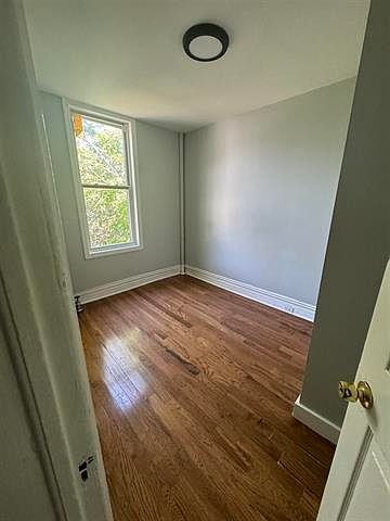1st image of 35 Arlington Ave Floor 1