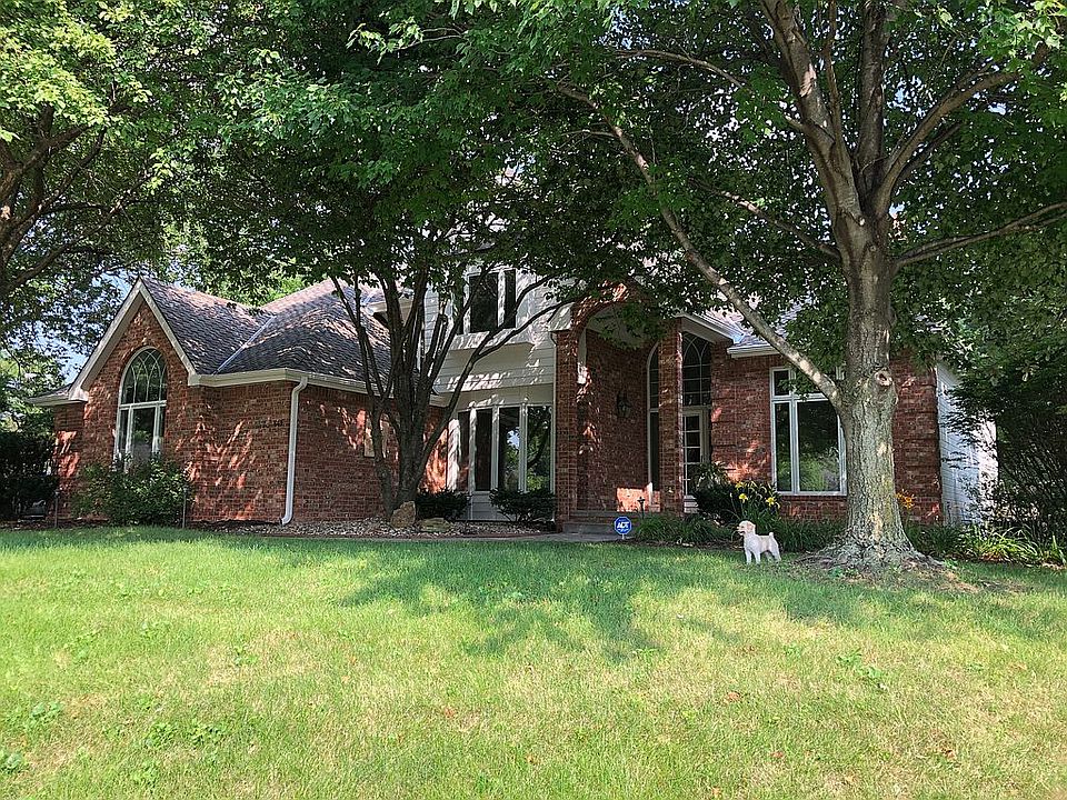 1st image of 649 N 164th St