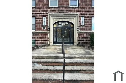 689 Sanford Ave #1 Photo 1