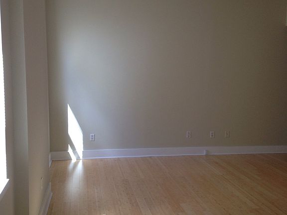 4th image of 429 Hopkins St #2