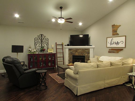 4th image of 126 Hacker Martin Dr #126