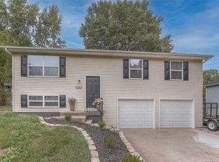 19304 E Salisbury Rd, Independence, MO 64056