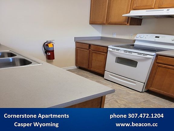 4th image of 915 N Elma St #201