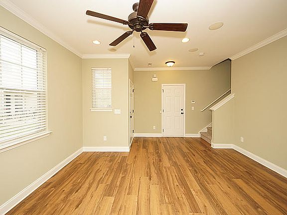 5th image of 8775 Shadowglen Dr