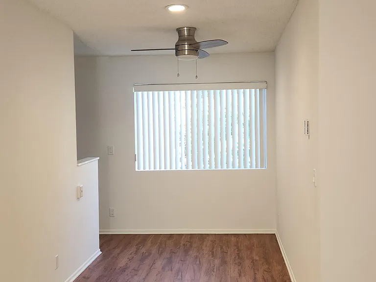 Sherman Pines Apartments — Photo 26