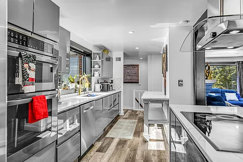 4420 Village Dr Photo 1