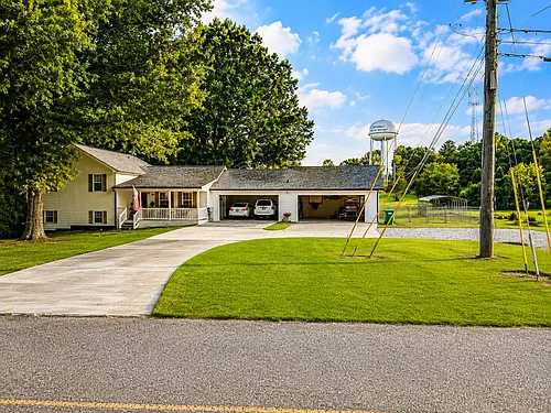 483 Whispering Oaks Dr Photo 1