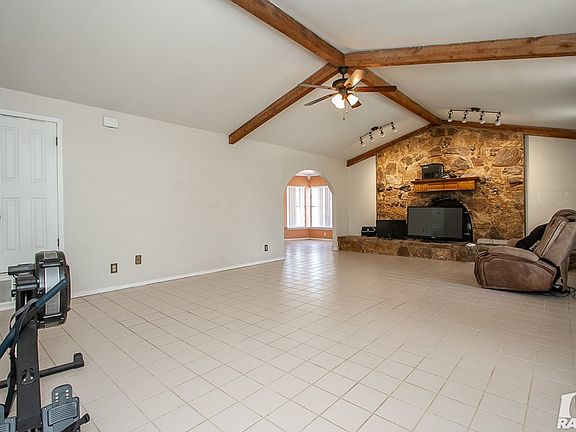 5th image of 11921 Lagoon Ln
