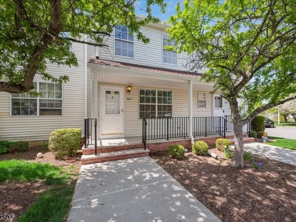 907 Wetherburn Ct, Flemington, NJ 08822