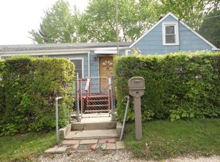 34 E Clarendon Dr, Round Lake Beach, IL
