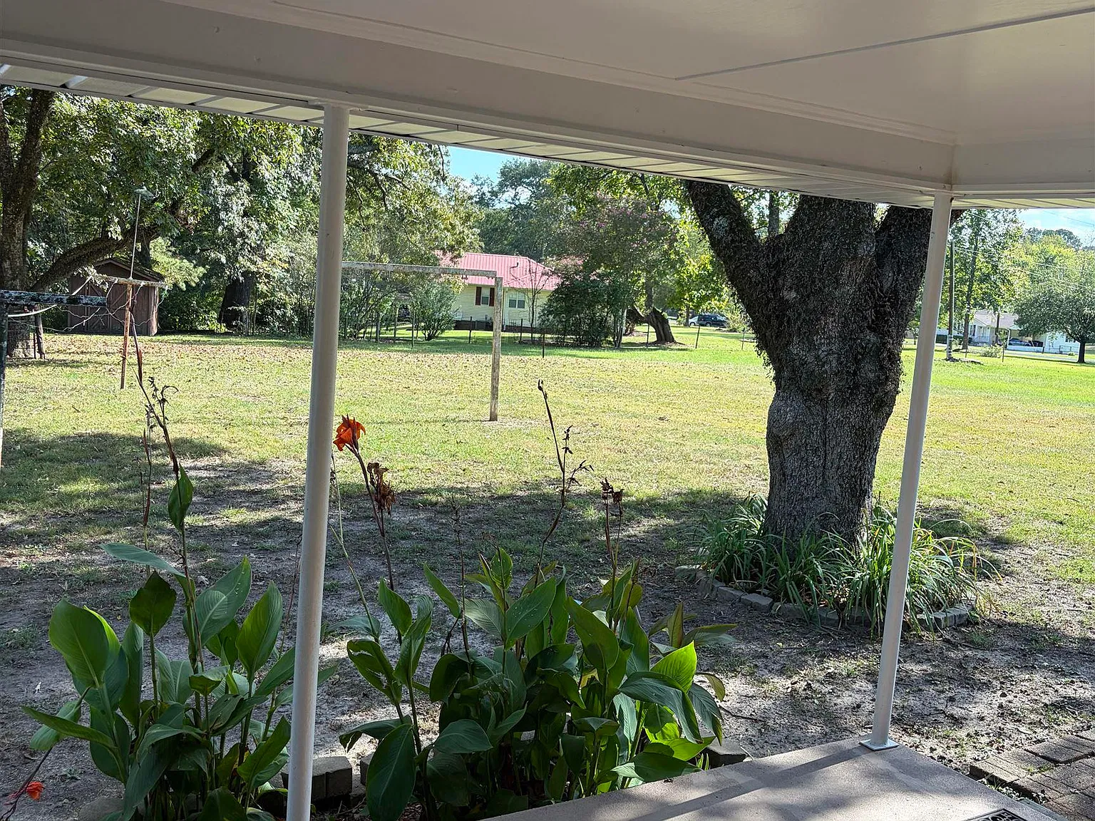 3 bed, 1.0 bath, $1,650 — Photo 4