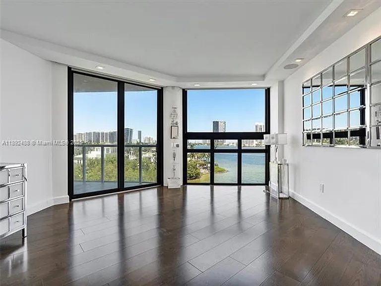 4000 Island Blvd #606 — Photo 24