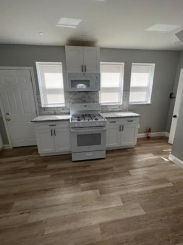 202-206 Berbro Ave #B Photo 1