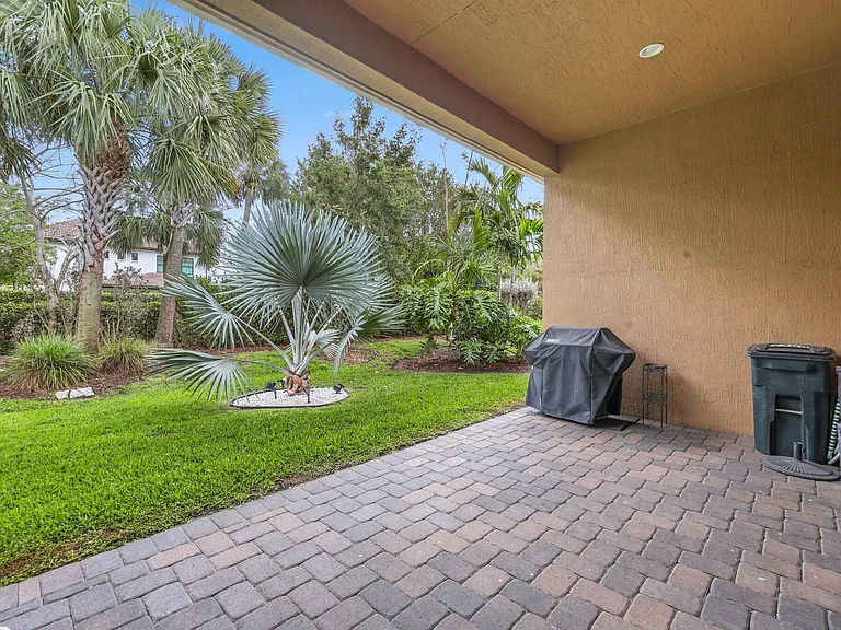 9368 Cantal Cir E — Photo 49