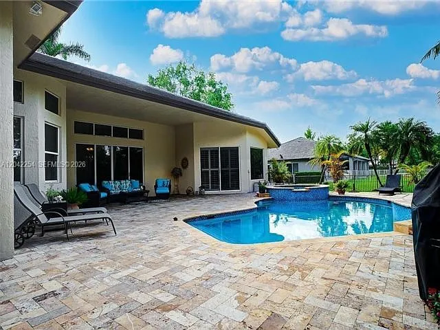 6807 NW 66th Way — Photo 11