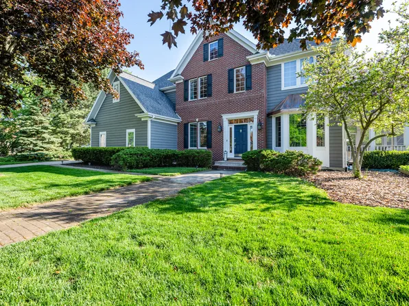 3276 Wyndwicke Dr, Saint Joseph, MI 49085