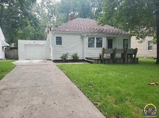 2026 SW Stone Ave, Topeka, KS 66604