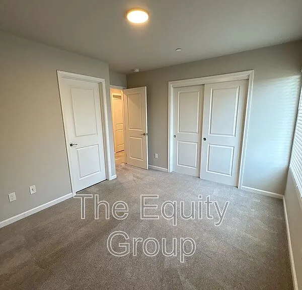 505 S Summit St #103 — Photo 13
