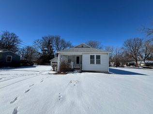 1025 S Pine St, Newton, KS 67114