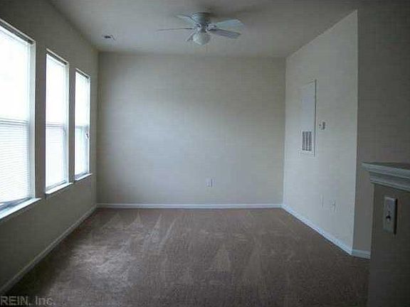 2nd image of 806 W Washington St Unit 306