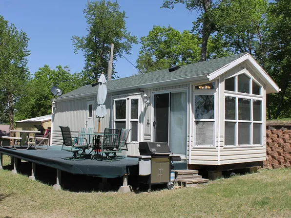 39624 Crane Lake Dr, Battle Lake, MN 56515