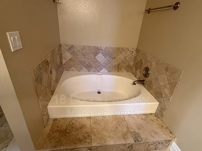 11035 Forestview Ln — Photo 17