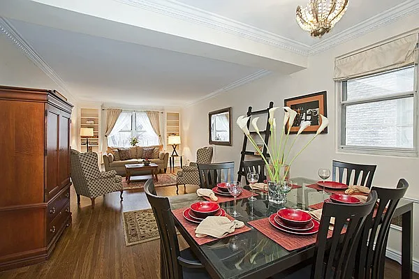 Sold by R New York | media 12