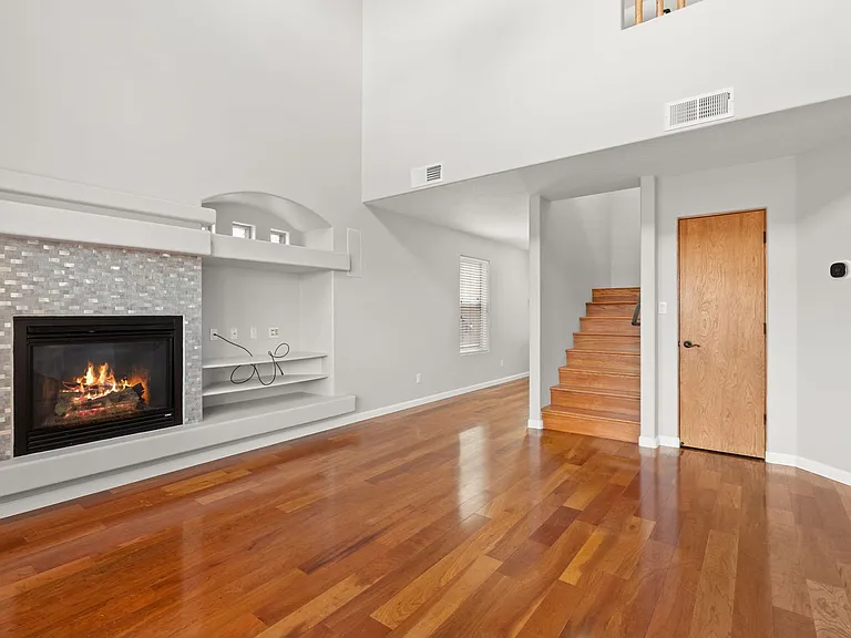 7127 Calle Alegria NE — Photo 2