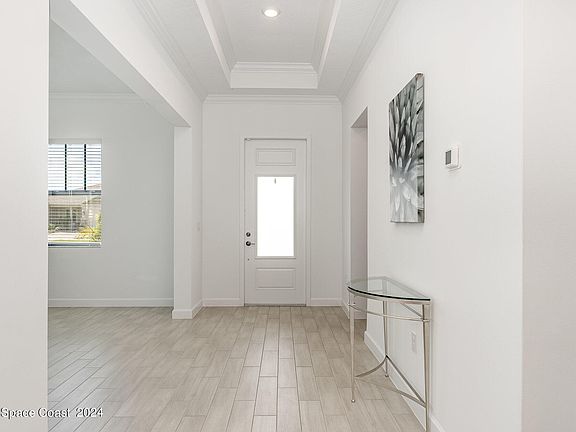 2nd image of 1092 Great Belt Cir