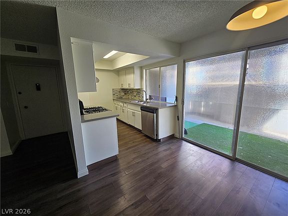 3rd image of 1405 Vegas Valley Dr APT 91