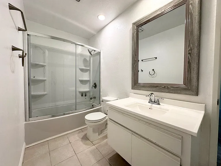 166 Stanford Ct — Photo 17