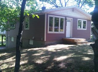 1805 Pennoyer Ave, Grand Haven, MI 49417