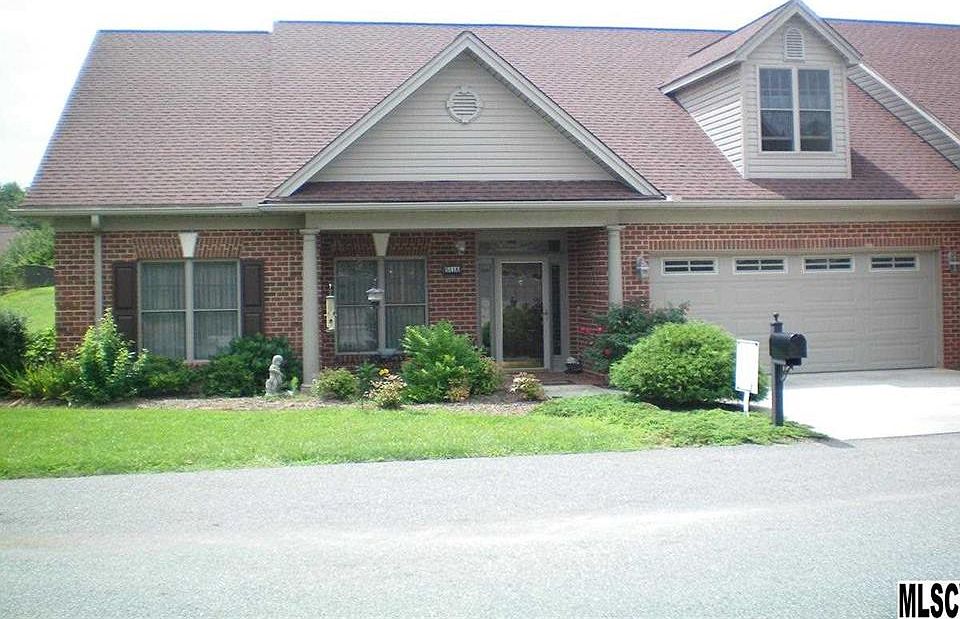 1st image of 511A 26th Ave NE Unit 511A