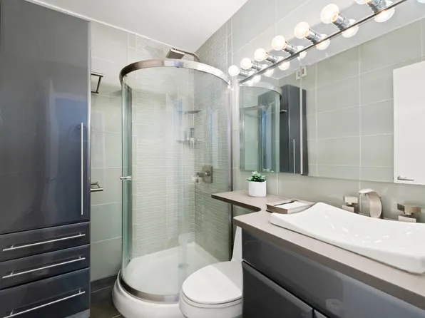 20 East 9th Street image 8 of 21