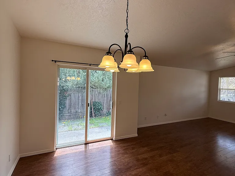 521 SW Forest Grove Dr — Photo 13