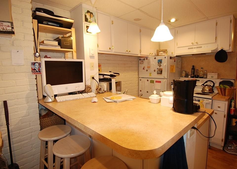 2nd image of 99 Hudson St #Gb