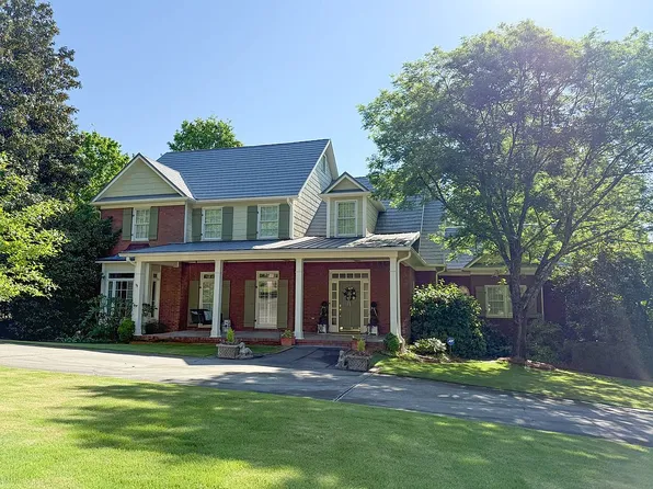369 Palace Dr, Trussville, AL 35173