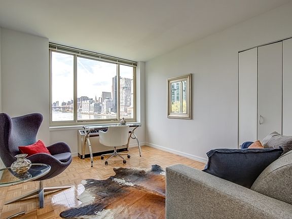 3rd image of 888 Main St APT 547
