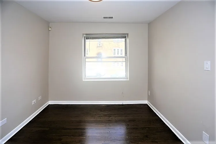 3517-21 W Grace St #1W — Photo 11