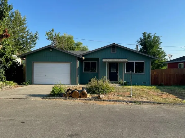 21 3rd Ave, Lewiston, CA 96052