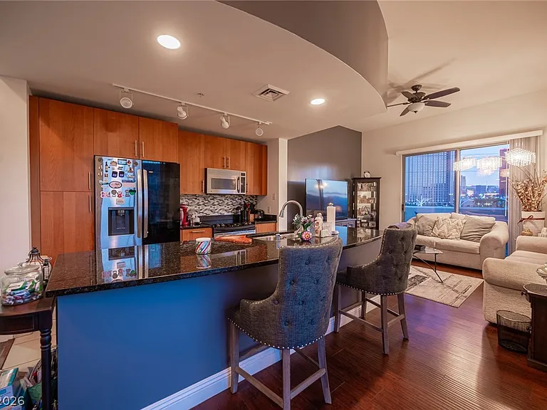 200 W Sahara Ave #501 — Photo 8