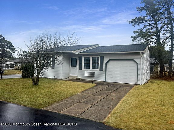 4th image of 2 Orchard Dr #73